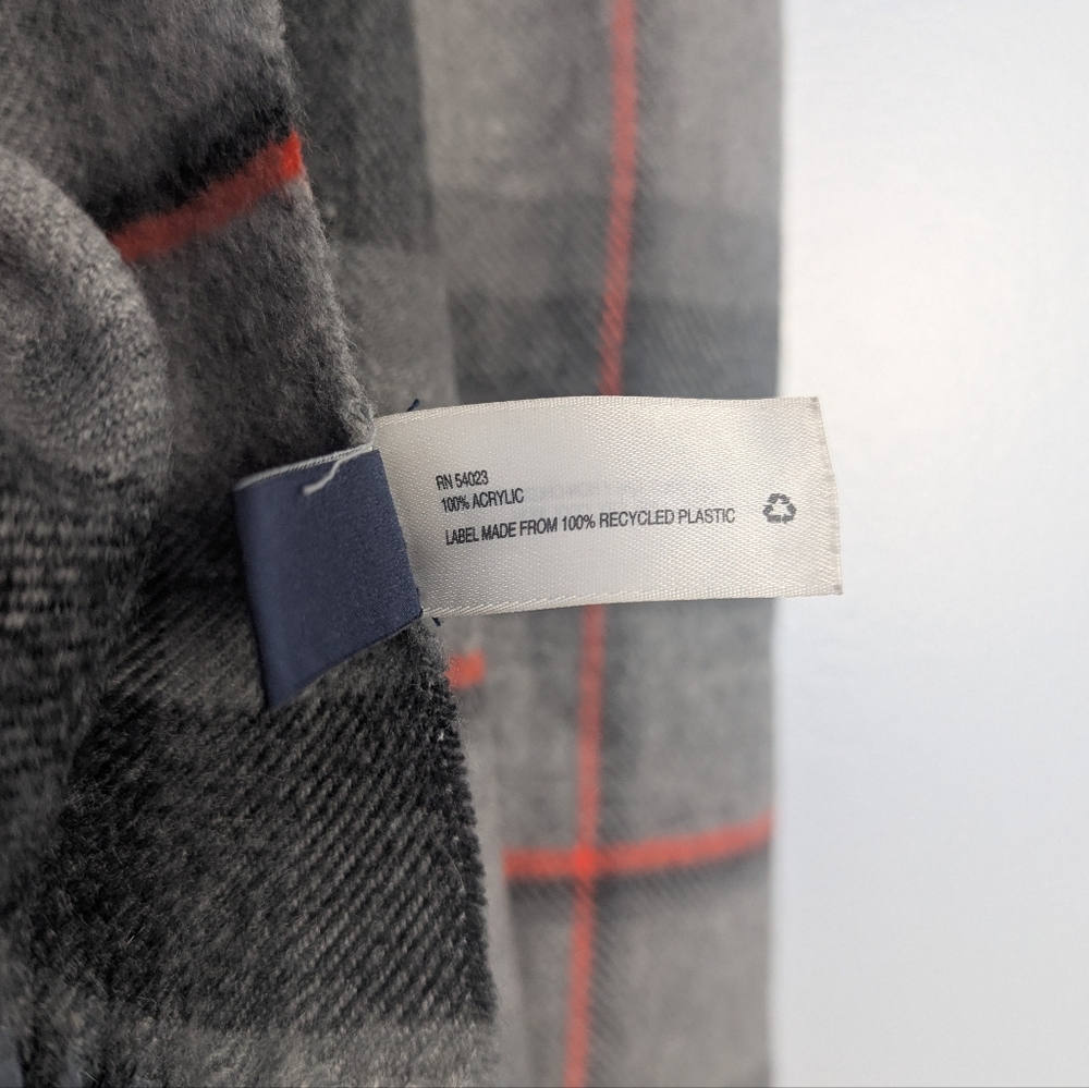 Gap Men's Winter Scarf Gray Plaid 23x74 - Picture 4 of 8